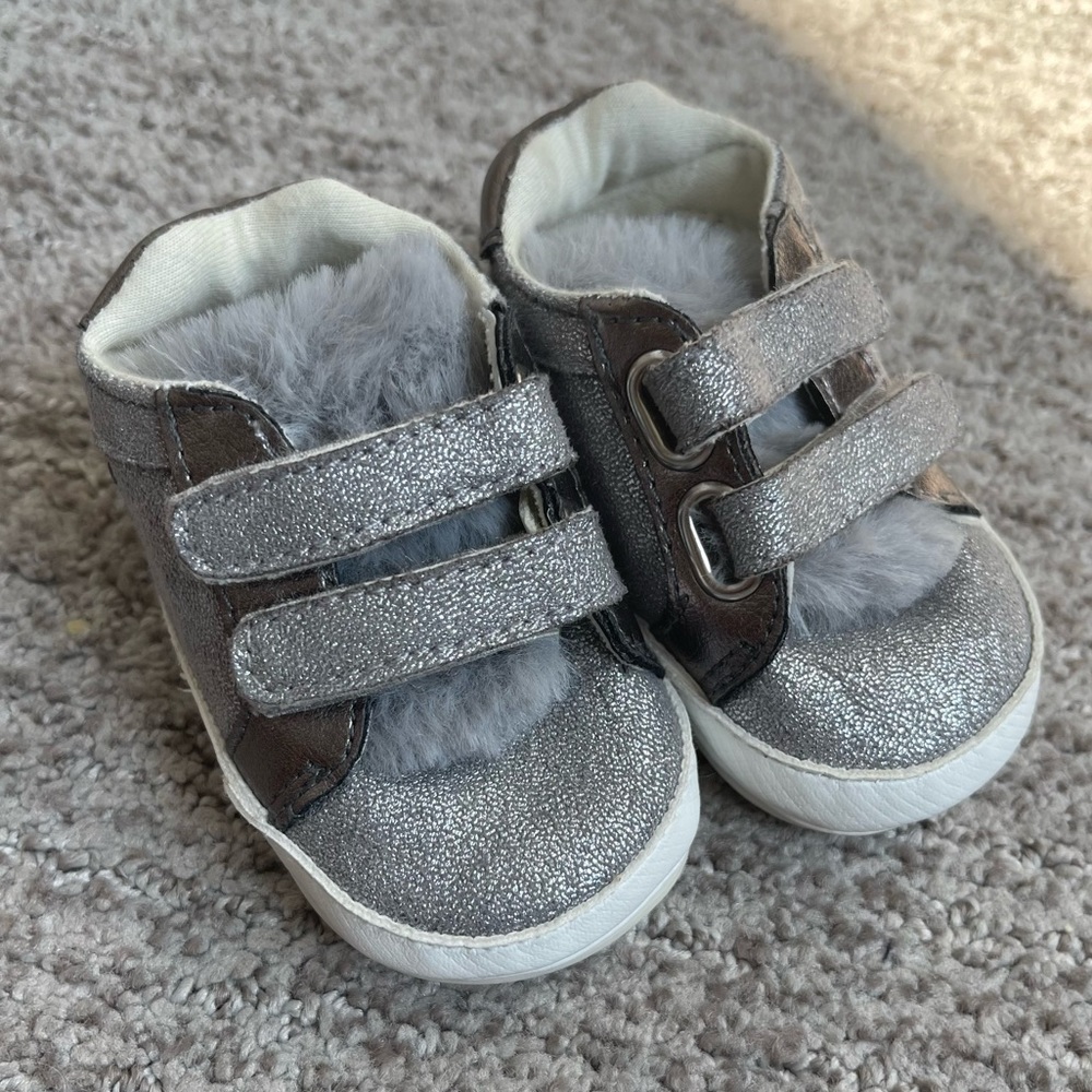 Mayoral grey metallic baby sneakers, size 2 (Eur 17)